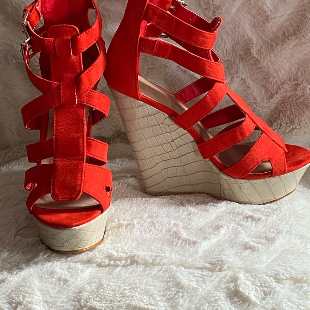 Shoe Dazzle Blood Orange Wedge Sandals with Strappy Gladiator Design